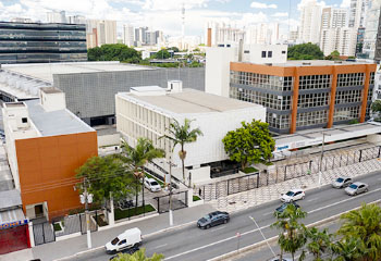 Fachada dos 3 prédios do Centro Clínico Barra Funda